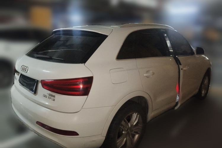 Used Audi Q3 2015 35 TFSI Comfort Model Rear Right 45 Deg