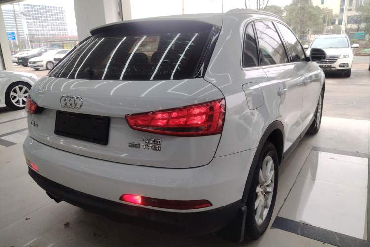Used Audi Q3 2015 35 TFSI Ambition Edition Rear Right 45 Deg