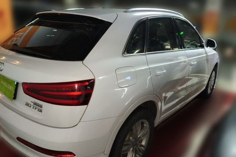 Used Audi Q3 2015 30 TFSI Comfort Model Rear Right 45 Deg