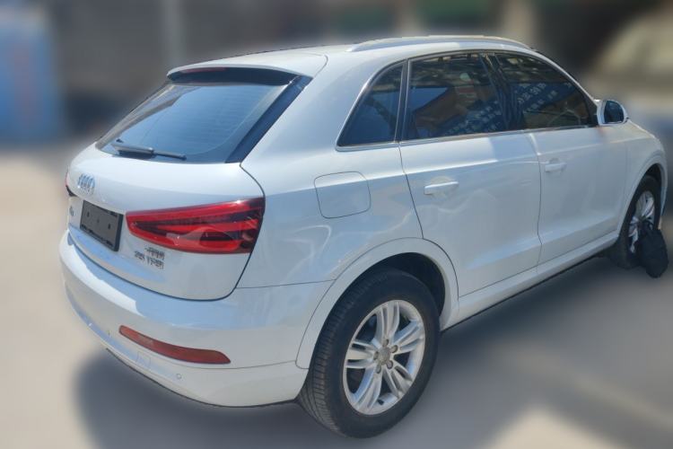Used Audi Q3 2015 35 TFSI Comfort Model Rear Right 45 Deg