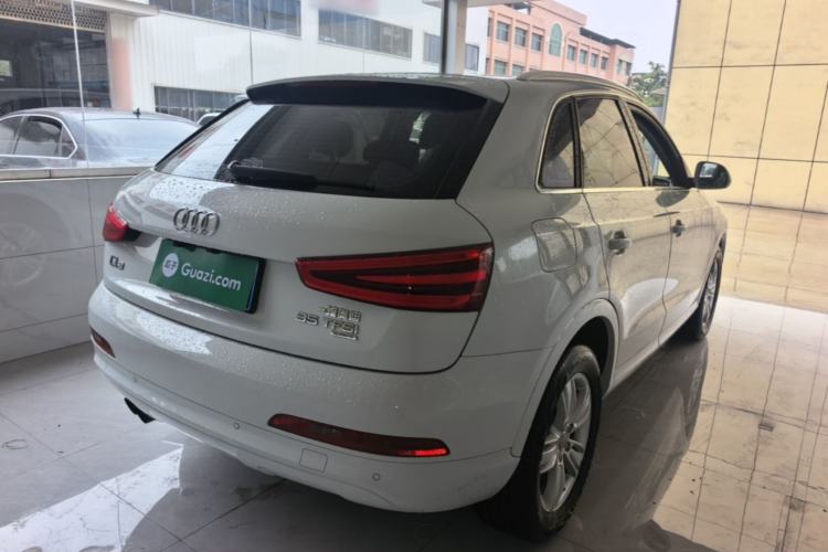 Used Audi Q3 2015 35 TFSI quattro Technology Edition Rear Right 45 Deg
