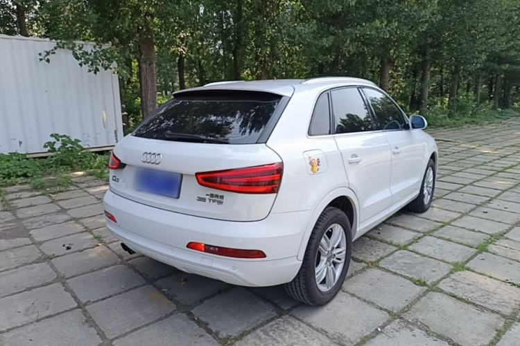 Used Audi Q3 2015 35 TFSI Comfort Model Rear Right 45 Deg