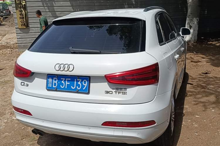 Used Audi Q3 2015 30 TFSI Ambition Edition Rear Right 45 Deg