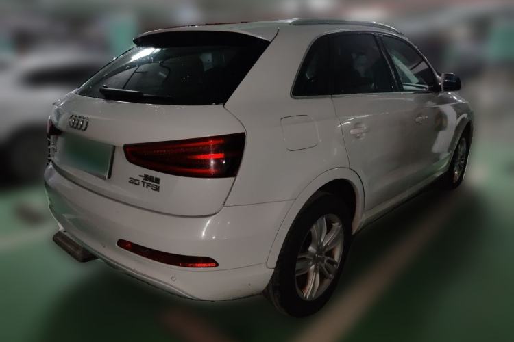 Used Audi Q3 2015 30 TFSI Comfort Model Rear Right 45 Deg