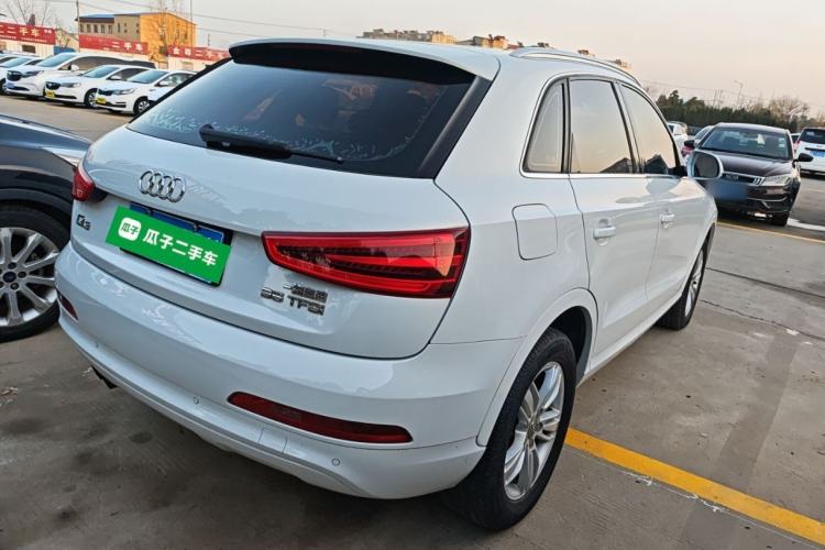 Used Audi Q3 2015 35 TFSI Comfort Model Rear Right 45 Deg