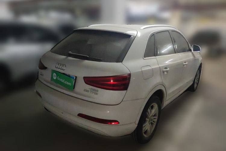 Used Audi Q3 2015 35 TFSI Comfort Model Rear Right 45 Deg