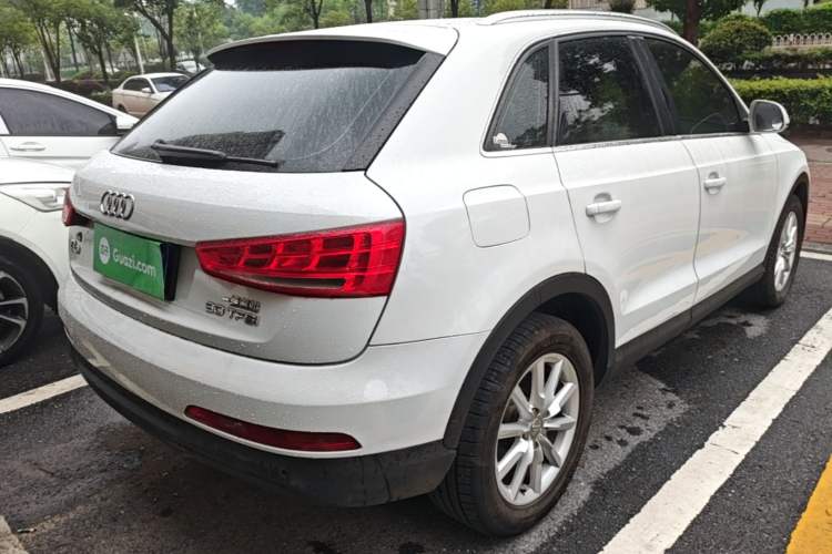 Used Audi Q3 2015 30 TFSI Ambition Edition Rear Right 45 Deg