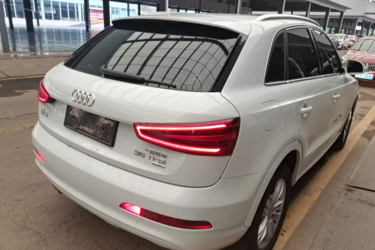 Used Audi Q3 2015 35 TFSI quattro Technology Edition Rear Right 45 Deg
