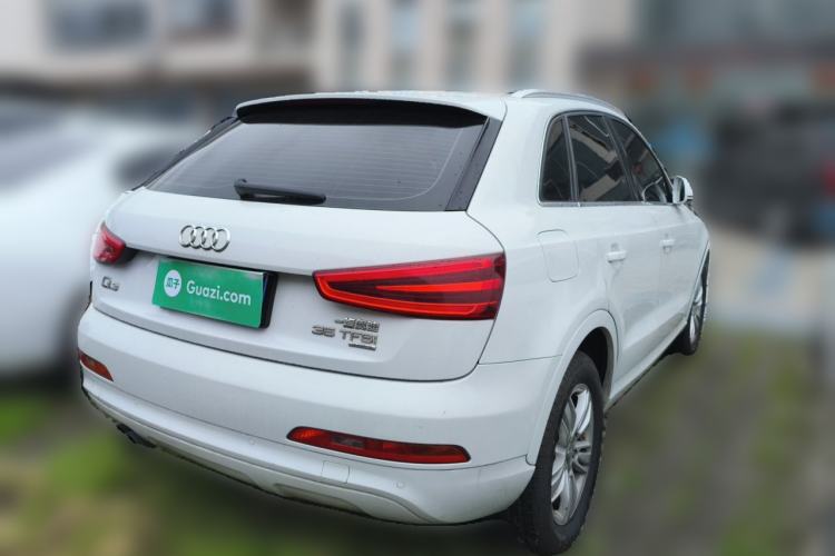 Used Audi Q3 2015 35 TFSI quattro Technology Edition Rear Right 45 Deg