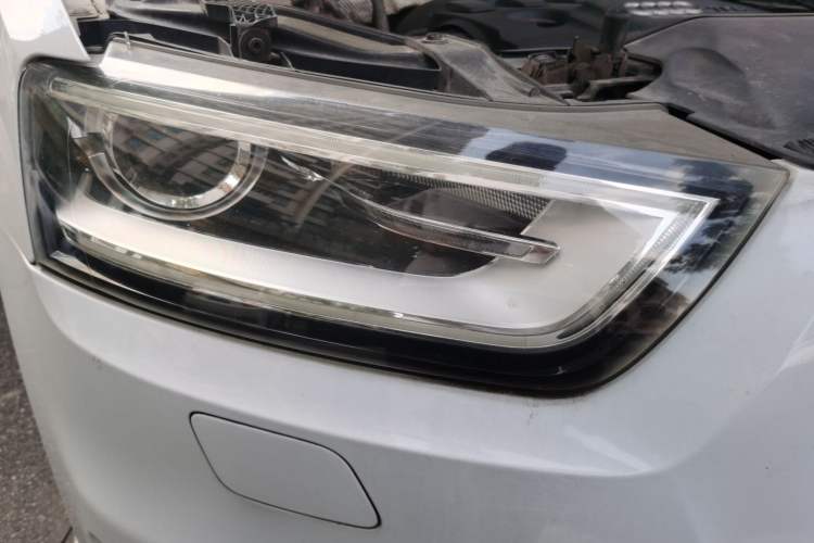 Used Audi Q3 2015 35 TFSI Comfort Model Right Front Headlight