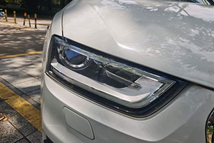 Used Audi Q3 2015 35 TFSI quattro Technology Edition Right Front Headlight