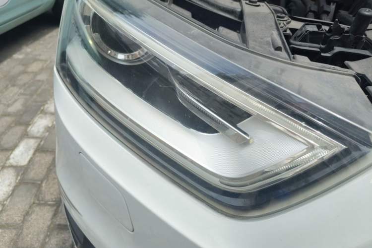 Used Audi Q3 2015 30 TFSI Comfort Model Right Front Headlight