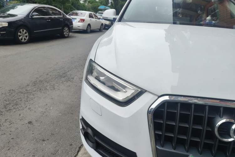 Used Audi Q3 2015 30 TFSI Comfort Model Right Front Headlight