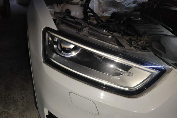 Used Audi Q3 2015 30 TFSI Comfort Model Right Front Headlight