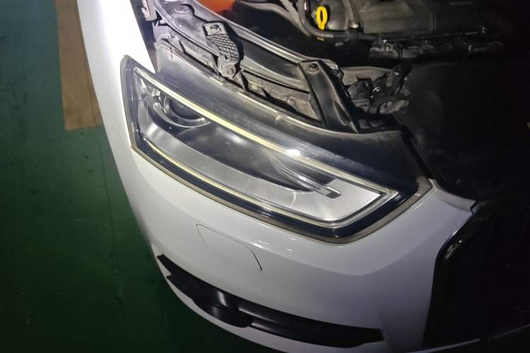 Used Audi Q3 2015 35 TFSI quattro Technology Edition Right Front Headlight