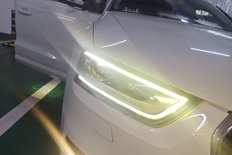 Used Audi Q3 2015 35 TFSI Ambition Edition Right Front Headlight