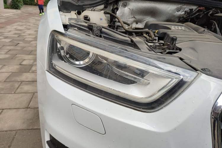 Used Audi Q3 2015 30 TFSI Comfort Model Right Front Headlight