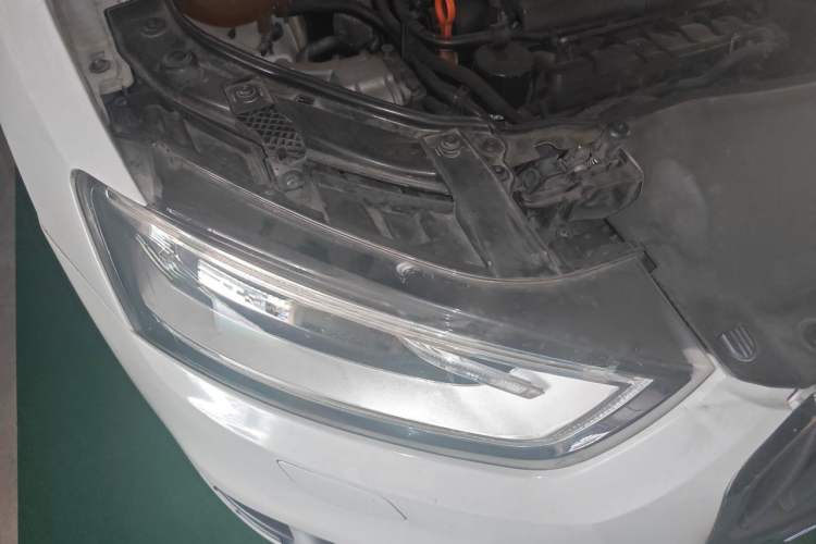 Used Audi Q3 2015 35 TFSI quattro Technology Edition Right Front Headlight