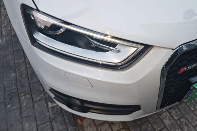 Used Audi Q3 2015 35 TFSI Comfort Model Right Front Headlight
