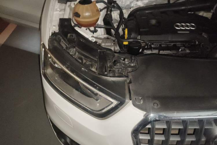 Used Audi Q3 2015 35 TFSI Comfort Model Right Front Headlight