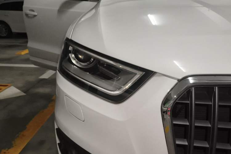 Used Audi Q3 2015 30 TFSI Comfort Model Right Front Headlight