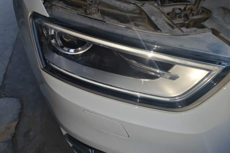 Used Audi Q3 2015 30 TFSI Comfort Model Right Front Headlight