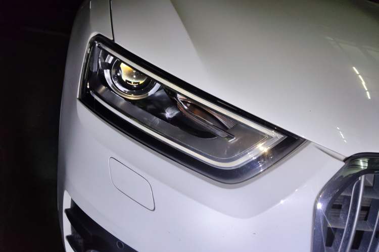 Used Audi Q3 2015 35 TFSI quattro Technology Edition Right Front Headlight