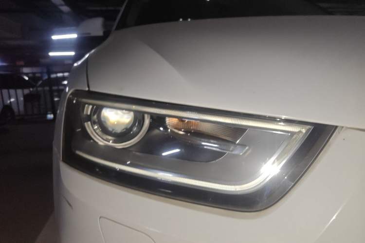 Used Audi Q3 2015 35 TFSI Ambition Edition Right Front Headlight