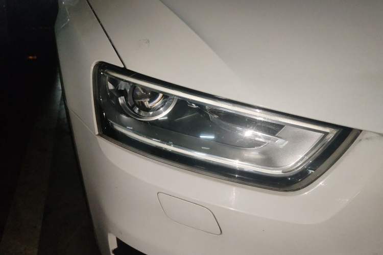 Used Audi Q3 2015 30 TFSI Ambition Edition Right Front Headlight