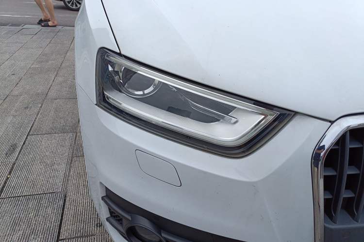Used Audi Q3 2015 35 TFSI Comfort Model Right Front Headlight