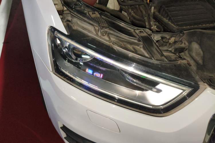 Used Audi Q3 2015 30 TFSI Comfort Model Right Front Headlight