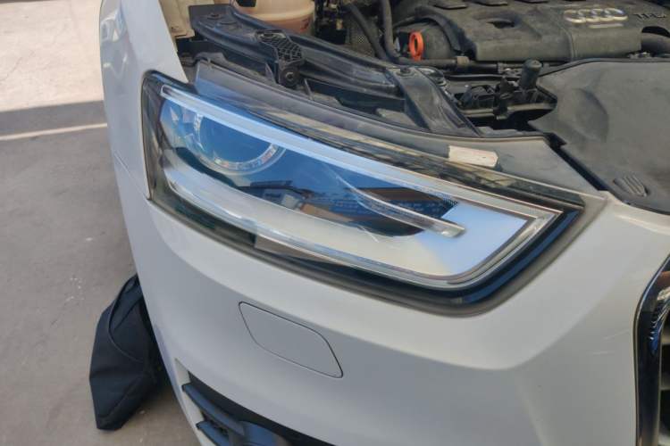 Used Audi Q3 2015 35 TFSI Comfort Model Right Front Headlight