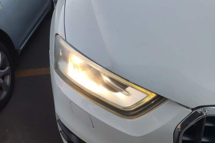 Used Audi Q3 2015 30 TFSI Comfort Model Right Front Headlight