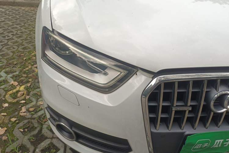 Used Audi Q3 2015 35 TFSI Comfort Model Right Front Headlight