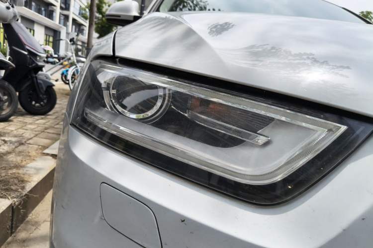 Used Audi Q3 2015 35 TFSI Comfort Model Right Front Headlight