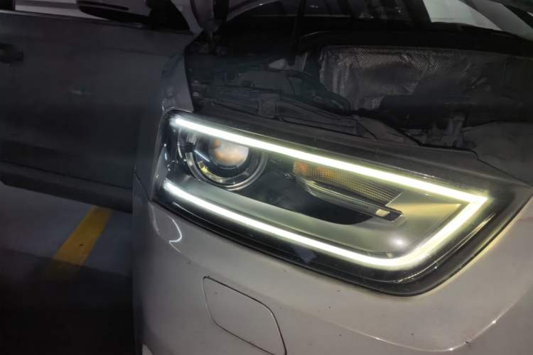 Used Audi Q3 2015 30 TFSI Ambition Edition Right Front Headlight