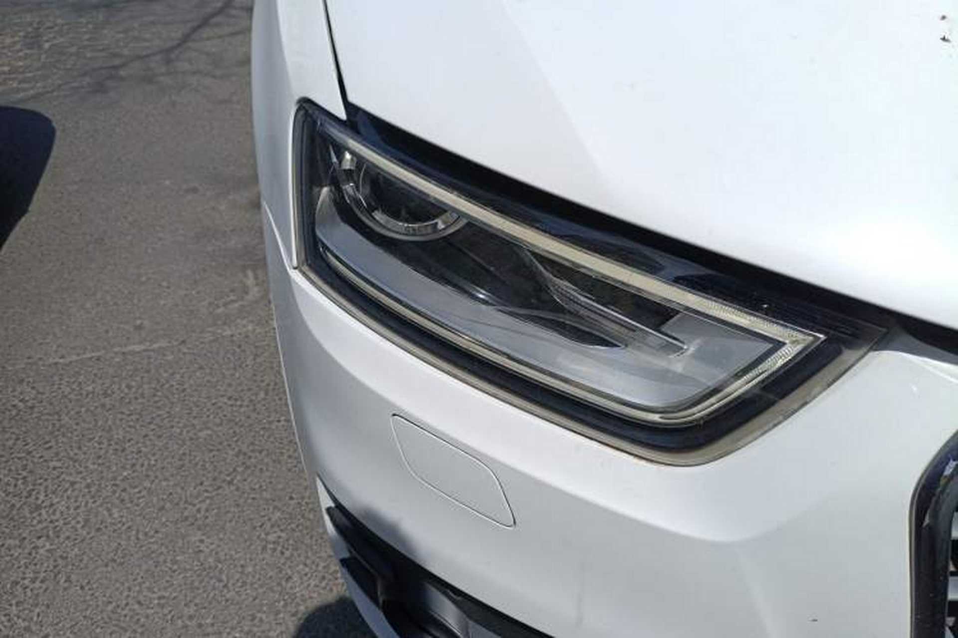 Used Audi Q3 2015 30 TFSI Comfort Model Right Front Headlight