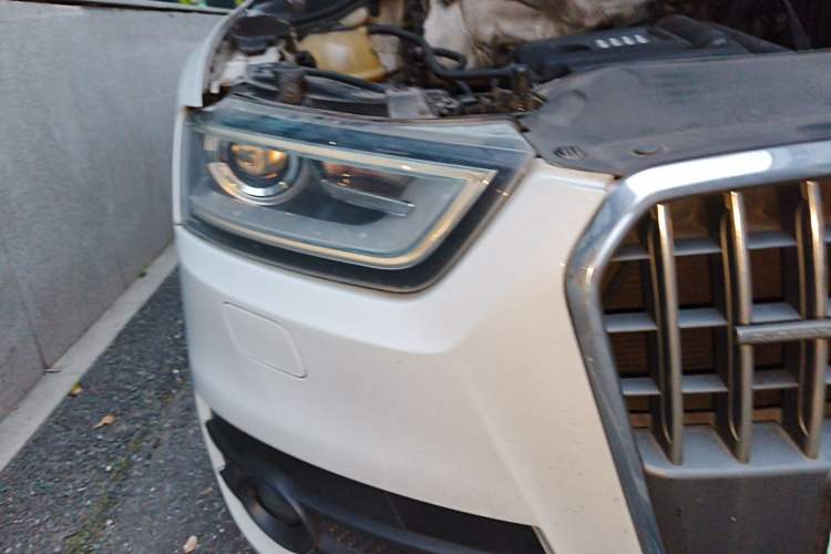 Used Audi Q3 2015 30 TFSI Comfort Model Right Front Headlight
