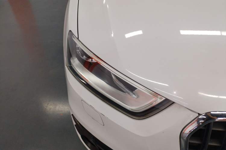 Used Audi Q3 2015 35 TFSI quattro Technology Edition Right Front Headlight