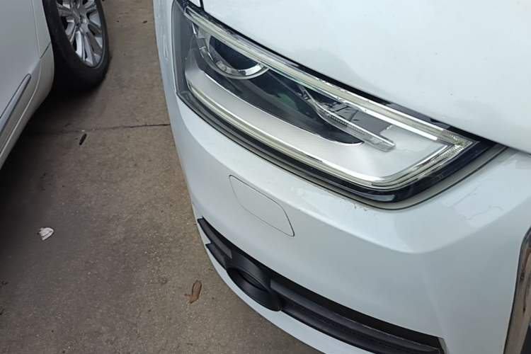 Used Audi Q3 2015 35 TFSI quattro Technology Edition Right Front Headlight