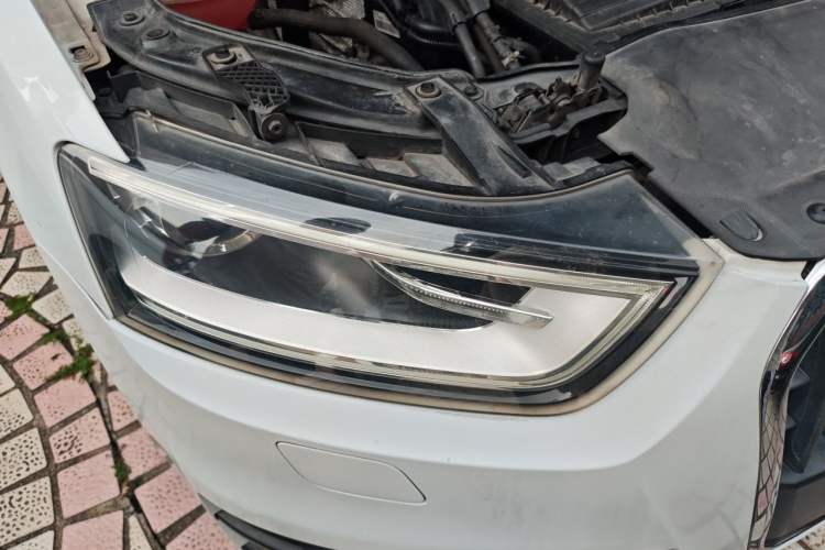 Used Audi Q3 2015 30 TFSI Comfort Model Right Front Headlight