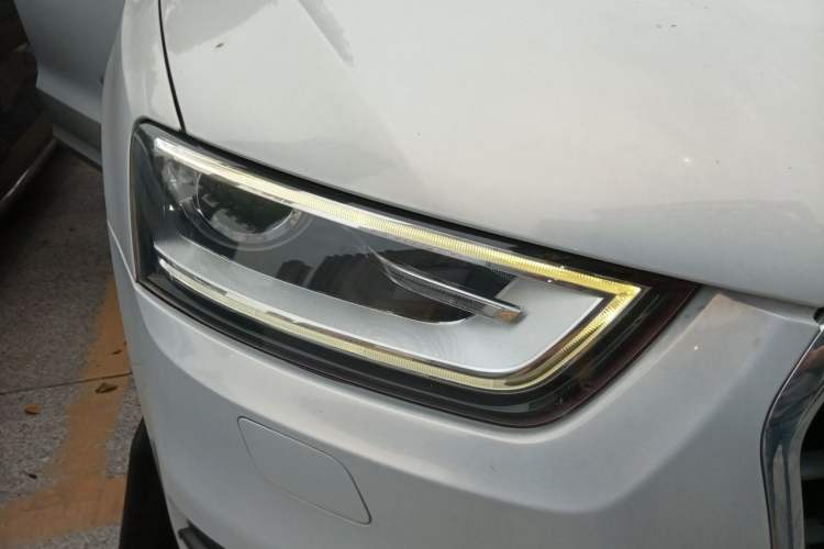 Used Audi Q3 2015 35 TFSI Comfort Model Right Front Headlight