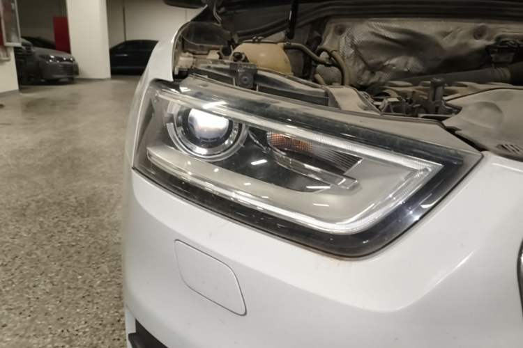Used Audi Q3 2015 35 TFSI quattro Luxury Edition Right Front Headlight