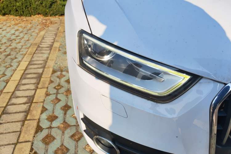 Used Audi Q3 2015 35 TFSI quattro Technology Edition Right Front Headlight
