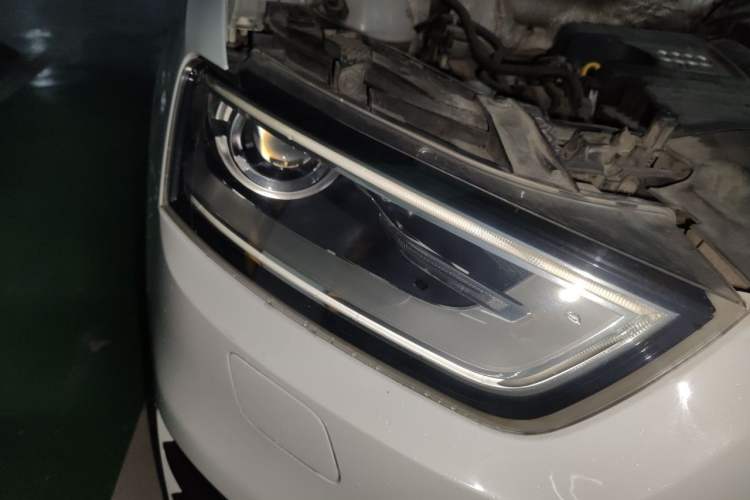 Used Audi Q3 2015 30 TFSI Comfort Model Right Front Headlight