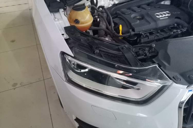 Used Audi Q3 2015 35 TFSI Comfort Model Right Front Headlight