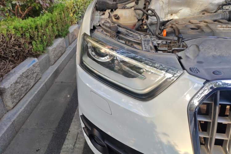 Used Audi Q3 2015 35 TFSI quattro Technology Edition Right Front Headlight