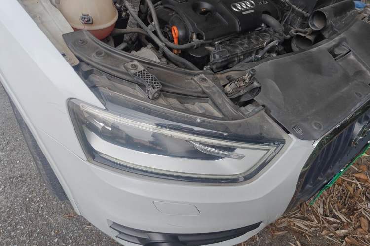 Used Audi Q3 2015 35 TFSI Comfort Model Right Front Headlight