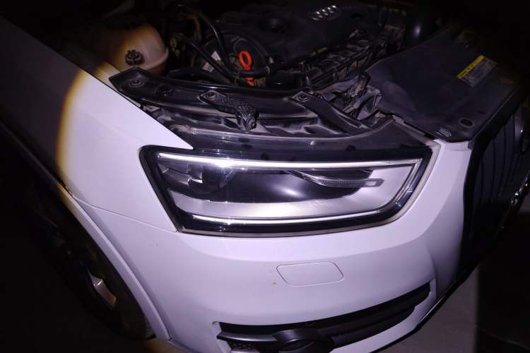 Used Audi Q3 2015 35 TFSI Comfort Model Right Front Headlight