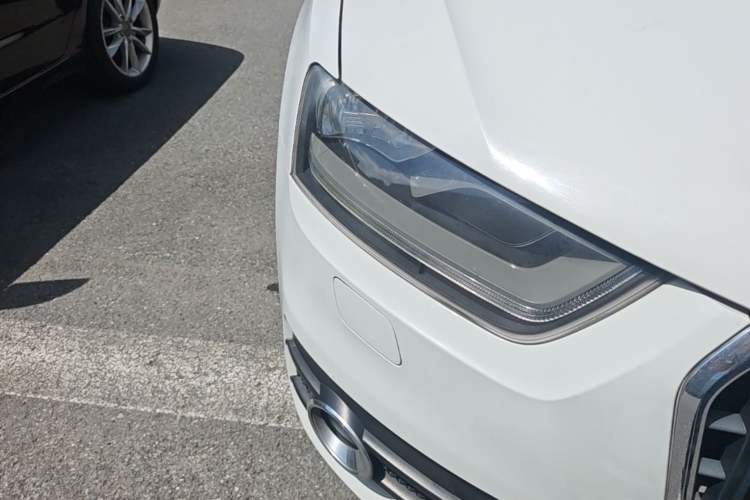 Used Audi Q3 2015 30 TFSI Ambition Edition Right Front Headlight